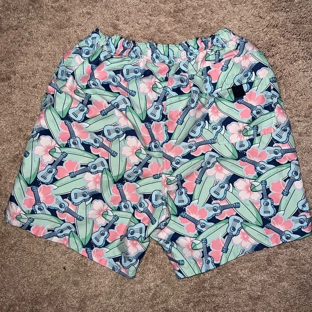 Vineyard Vines Men’s a happy Swim Trunks Pink Blue Flowers and Guitars Size Sm